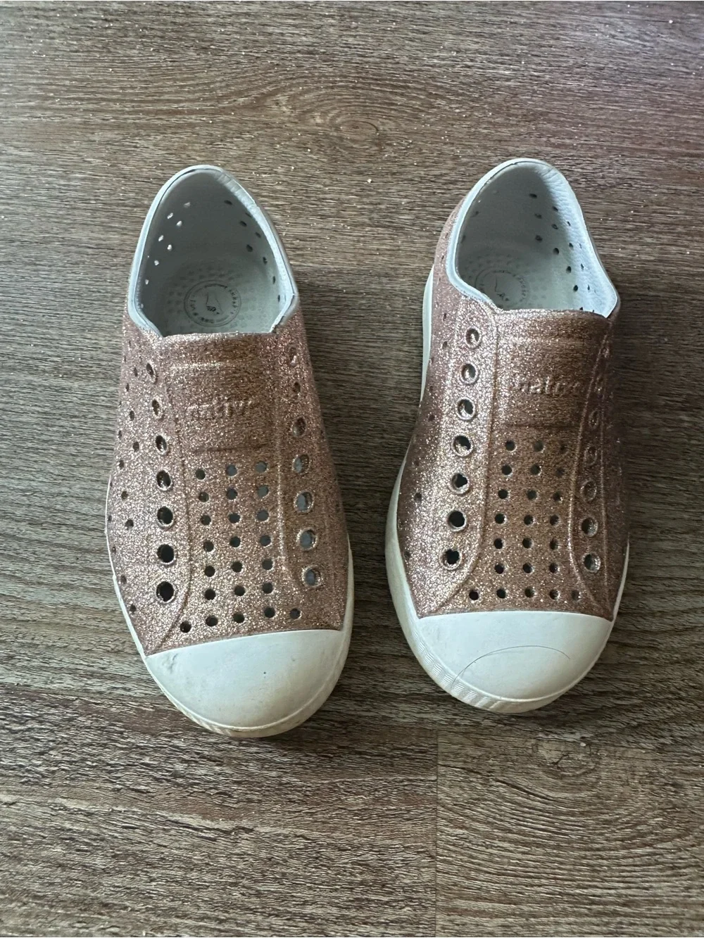 Native Gold Girls Shoes Size 10